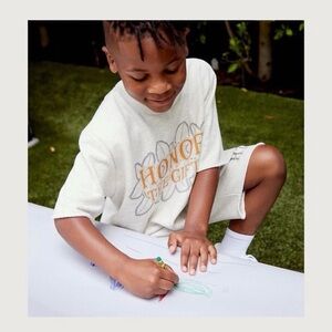 Honor The Gift Boys Graphic T-Shirt Size 2/3-4/10 Oatmeal Floral Logo NWT